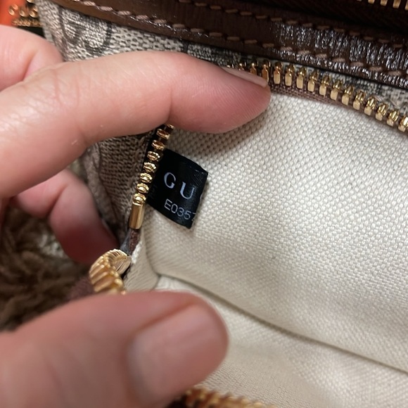 Authentic Gucci supreme belt bag. Worn twice, in immaculate condition. - Picture 3 of 13